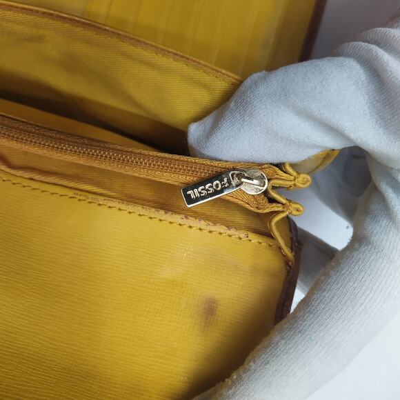 Fossil Brown Leather Credit Card ID Window Trifold Wallet - Picture 15 of 16